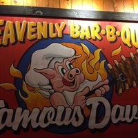 Photo taken at Famous Dave&amp;#39;s by Carolina M. on 12/29/2016