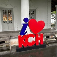 รูปภาพถ่ายที่ Kuching โดย Michael F. เมื่อ 6/30/2023