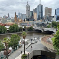 รูปภาพถ่ายที่ Quay West Suites Melbourne โดย Michael F. เมื่อ 12/29/2022