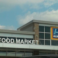 Photo taken at Aldi&amp;#39;s by Michael H. on 3/29/2013