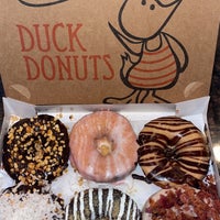 Foto tirada no(a) Duck Donuts por Corrina J. em 5/20/2022
