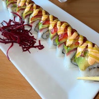 Foto tomada en Sushi Seven  por Corrina J. el 8/5/2023