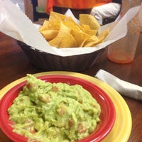 Снимок сделан в Tacos Mexico Restaurant пользователем Elizabeth C. 12/31/2014