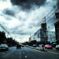 Photo taken at &amp;quot;สะพานใหม่&amp;quot; by Apipol P. on 9/14/2012