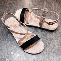 Foto tirada no(a) Pagonis Greek-Sandals por Stelios P. em 8/24/2015