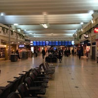 Photo prise au Aéroport international de Minneapolis-Saint-Paul (MSP) par Ken S. le4/29/2013