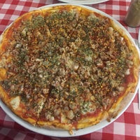 Photo taken at Pizano Pizzeria by DJ SELİM G. on 2/26/2017