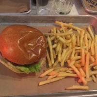 Foto tirada no(a) America Burgers por DJ SELİM G. em 6/25/2017