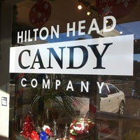 Foto tomada en Hilton Head Candy Company  por Jessica W. el 12/18/2012