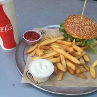 Foto tirada no(a) BGR: The Burger Joint por Crusty R. em 8/30/2016