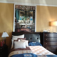 Jennifer convertibles clearance center deals