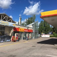 Photo taken at Shell by Gleb D. on 6/20/2018