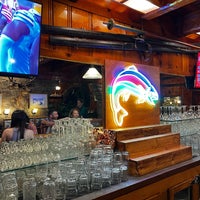 Foto diambil di Rainbow Tavern &amp;amp; Lodge oleh Mervyn S. pada 8/14/2022