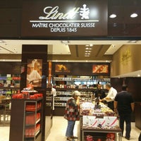 Photo taken at Lindt by Gustavo D. on 9/5/2015