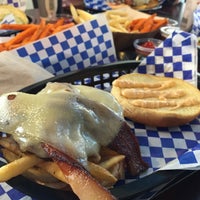 5/30/2016에 Minwoo K.님이 Blue Moon Burgers Fremont에서 찍은 사진