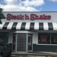 Photo taken at Steak &amp;#39;n Shake by Stephanie A. on 5/3/2018