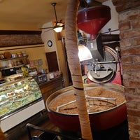 2/28/2023 tarihinde Dima S.ziyaretçi tarafından Los Gatos Coffee Roasting Company'de çekilen fotoğraf