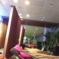Photo taken at Snooze Lounge Terminal 1 by Ngai U. on 5/1/2017