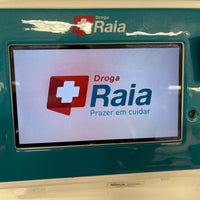 Photo taken at Droga Raia by Eduardo C. on 5/27/2022