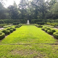 Photo taken at Bayou Bend Collection and Gardens by Elizabeth P. on 6/26/2021