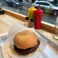 Photo taken at Wünderburger by Ivar H. on 4/5/2018