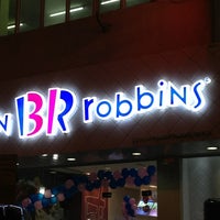 Photo taken at Baskin-Robbins by Lubna S. on 8/10/2013
