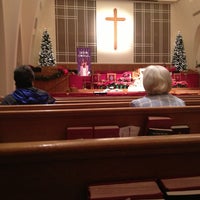Снимок сделан в First United Methodist Church пользователем Sadie C. 12/25/2012