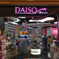 Photo taken at Daiso by Wahyu B. on 11/18/2018