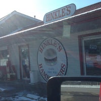 Foto tomada en Hinkle&amp;#39;s Hamburgers  por Shawn B. el 1/7/2017