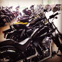 10/2/2014 tarihinde Shawn B.ziyaretçi tarafından IndyWest Harley-Davidson'de çekilen fotoğraf