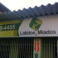 Photo taken at Latidos &amp;amp; Miados by 🍀Keko M. on 10/3/2012