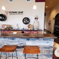 Снимок сделан в Flying Leap Vineyards &amp;amp; Distillery пользователем Stacy 7/24/2021