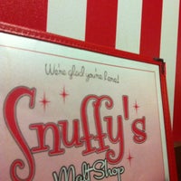 Снимок сделан в Snuffy&#39;s Malt Shop пользователем studioL 11/16/2012