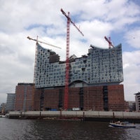 Foto diambil di Hamburger Hafen | Port of Hamburg oleh Paul N. pada 5/11/2013