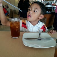 Review Pizza Hut ' Depok Town Center'