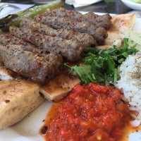 Foto tirada no(a) Özdoyum Restaurant por Yunus A. em 9/4/2017