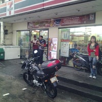 Photo taken at 7-Eleven by Gilbert N. on 10/27/2012