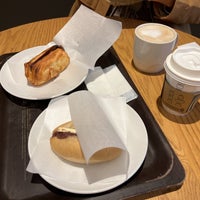 Photo taken at Starbucks by Masayukin G. on 2/5/2023