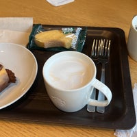 Photo taken at Starbucks by Masayukin G. on 6/25/2023
