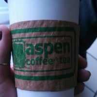 Foto tirada no(a) Aspen Coffee &amp;amp; Tea por Ariel R. em 10/28/2013