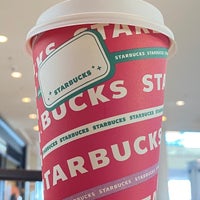 Foto tirada no(a) Starbucks por Hussam A. em 11/27/2021
