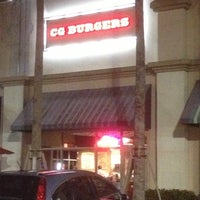 รูปภาพถ่ายที่ CG Burgers โดย Jay J. เมื่อ 11/11/2012