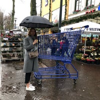 12/23/2018 tarihinde Natalya L.ziyaretçi tarafından Maasblvd Shoppingzone'de çekilen fotoğraf
