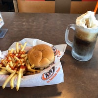 Foto diambil di A&amp;amp;W Restaurant oleh Sciencewitness pada 3/8/2019