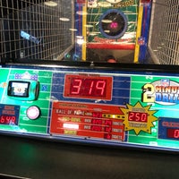 Photo taken at Dave &amp;amp; Buster&amp;#39;s by Travis L. C. on 3/11/2019