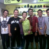 760 Koleksi Jaket Ouval Research Buah Batu HD Terbaik