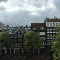 Photo taken at Nieuwe Achtergracht by Simon V. on 8/9/2016