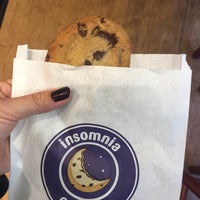 10/24/2016 tarihinde Rose K.ziyaretçi tarafından Insomnia Cookies'de çekilen fotoğraf