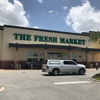 Foto tirada no(a) The Fresh Market por Brian W. em 5/20/2017