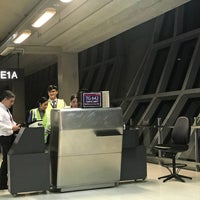 Photo taken at Gate E1A by MadFroG on 8/12/2018